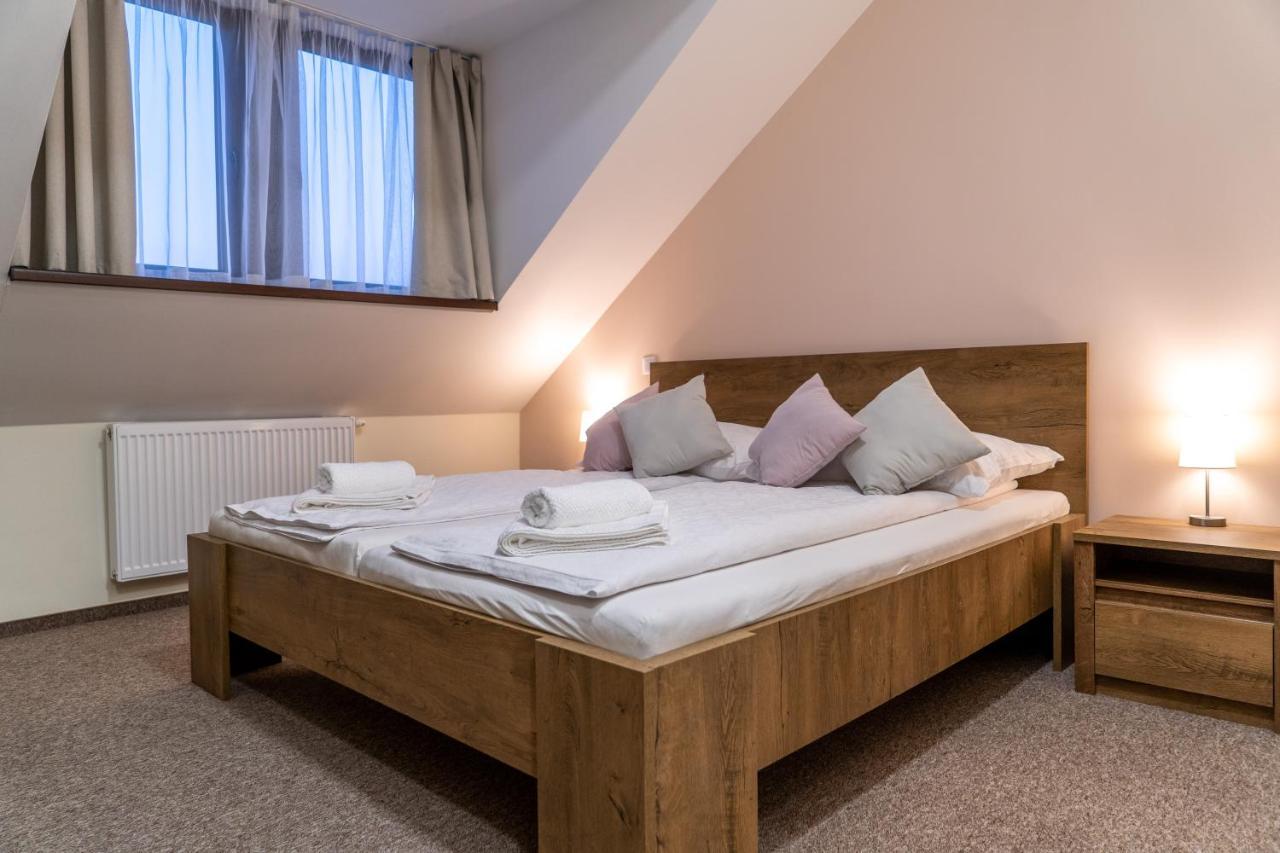 Rozsa Etterem & Panzio Bed and Breakfast Pécs Eksteriør billede