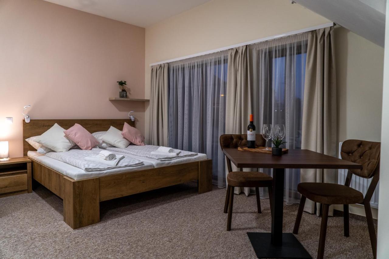 Rozsa Etterem & Panzio Bed and Breakfast Pécs Eksteriør billede