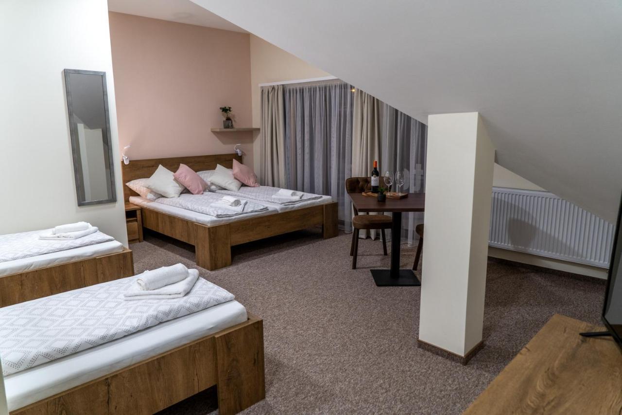 Rozsa Etterem & Panzio Bed and Breakfast Pécs Eksteriør billede